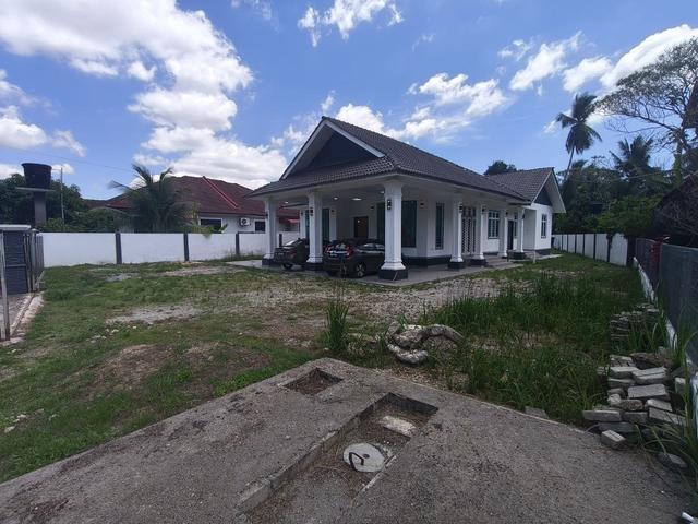 Banglo Setingkat Luas dengan Tanah Luas di Binjai Kt Bharu utk Dijual