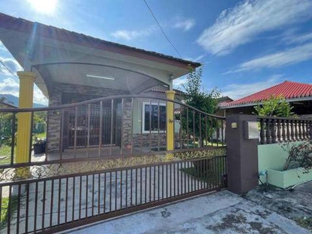 Banglo Setingkat Pokok Assam Taiping Perak