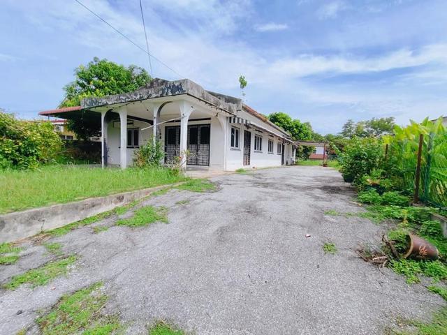 Banglo Setingkat untuk Dijual di Taman Lapangan Terbang Ipoh For Sale