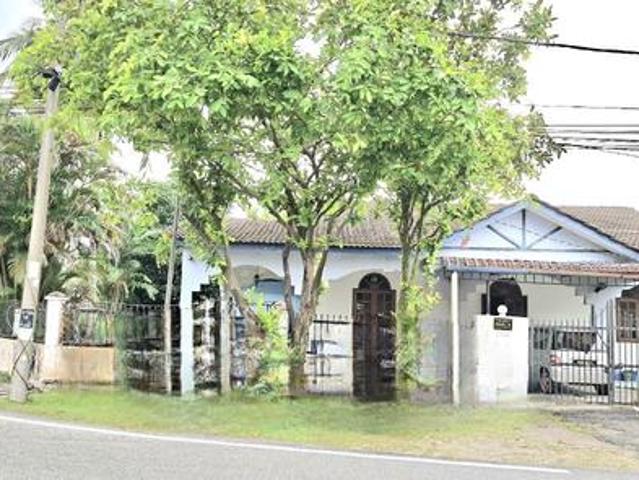 Banglo SetingkatKg Batu MudaSentulKL CORNER LOT