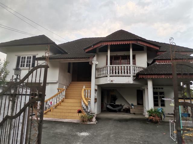 Banglo split level 2 tingkat Pasir Tumboh