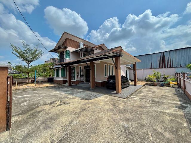 Banglo Renovated Extended Tepi Sekolah Padang Kala