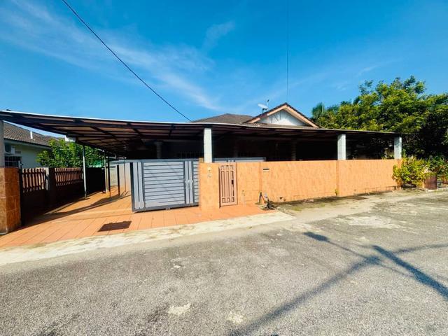 Banglo taman Berjaya permai sg soi