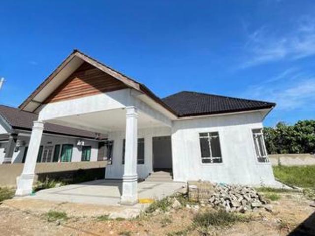 Banglo Tanah Luas Tebing Tembah