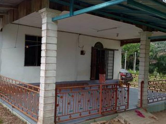 Banglo Tanah Luas Kg Bukit Kecil Chalok Setiu