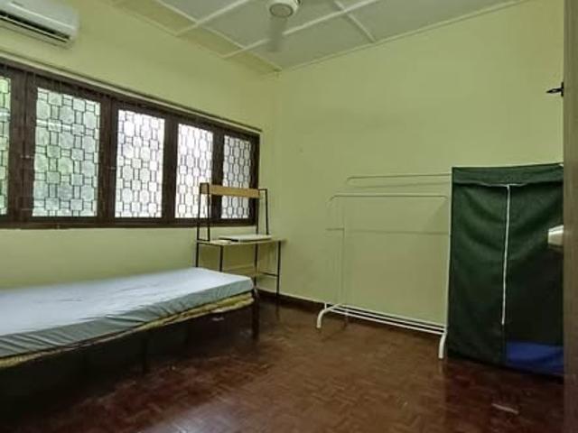 Bangsar – Jalan Limau Purut Medium Room