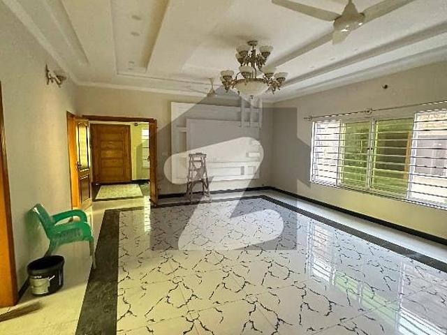 Banigala 1 Kanal Upper Portion Available For Rent with gas