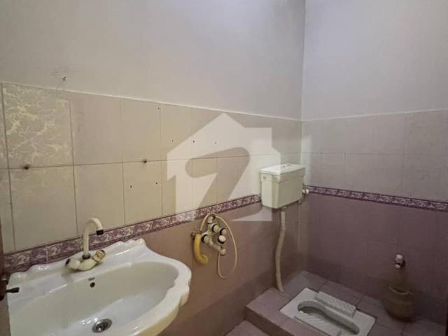 Bank Loan Applicable 2 Bed DD Apartment for Sale | 1050 Sq Ft | Maintained Building | Gulshan e Iqbal Block 7