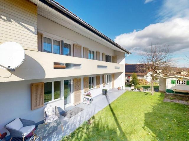 Bankengeprüft & verifiziert gepflegtes Zweifamilienhaus mit grossem Garten in Malters