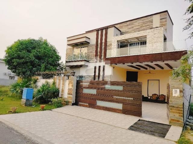 Bankers avenue cooperative housing society bedian road 1 kanal fully furnished ground floor portion available note: special for pkli patients shorts & long term
