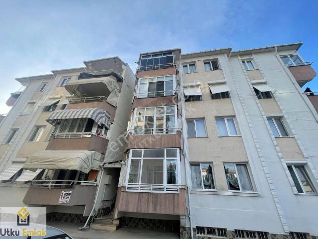 Babaeski Bir essa Konutlarında Satılık Kiracılı 3+1 Daire
