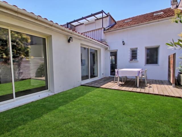Bacalan, maison 4 chambres de 117m2 avec jardin proche tramway B