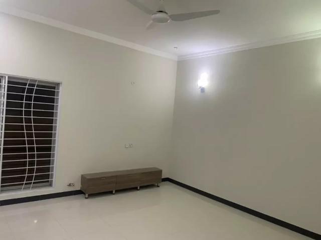 Bachelor 10 Marla brand new upper portion for rent in tahla block Lahore Bahria Town ID 69856