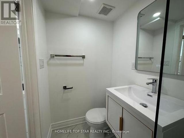 Bachelor 38 Cartier Crescent, Richmond Hill, ON, L4C 2N2 investment for lease | Listing ID N13457 | Royal LePage