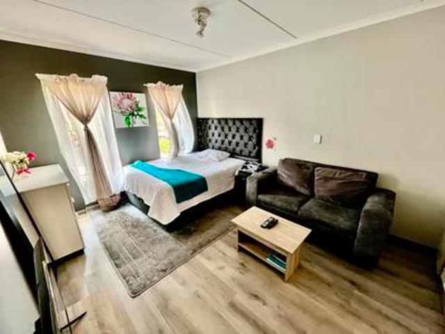 bachelor unit on the market in eden.