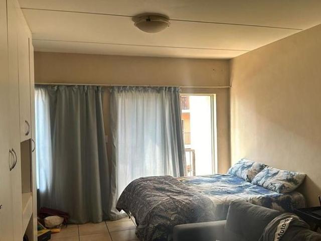 Bachelor apartment for sale