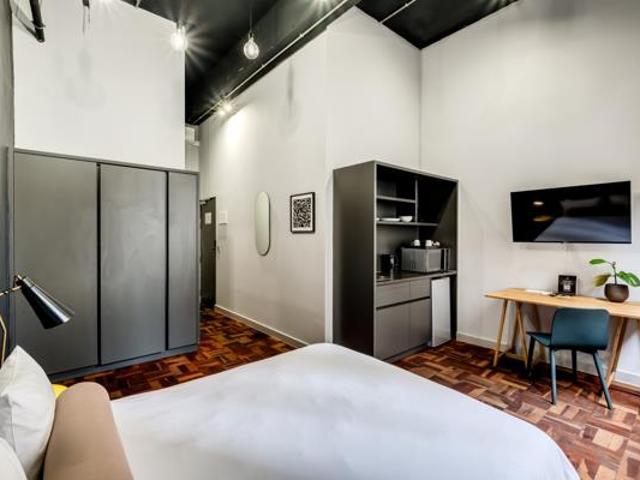 Bachelor apartment in Cape Town City Centre