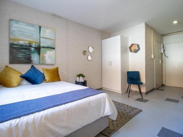 Bachelor apartment in Maboneng