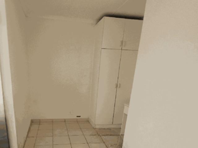 Bachelor apartment in Beacon Bay