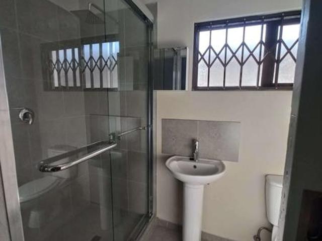 Bachelor apartment in Bedfordview