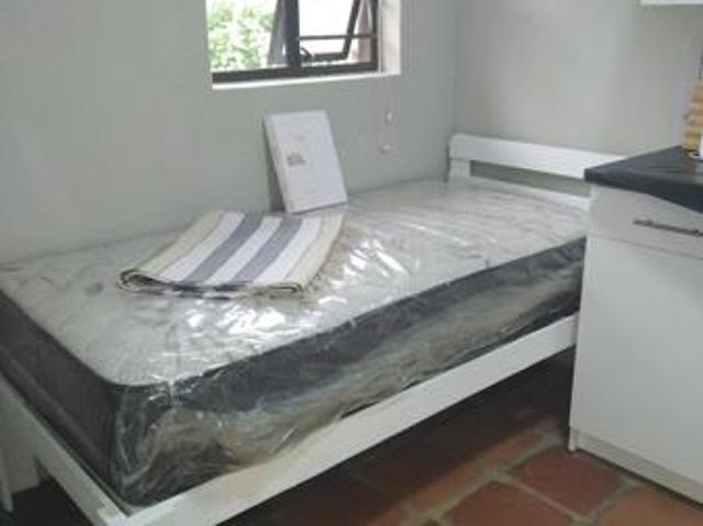 Bachelor apartment in Bellville Central