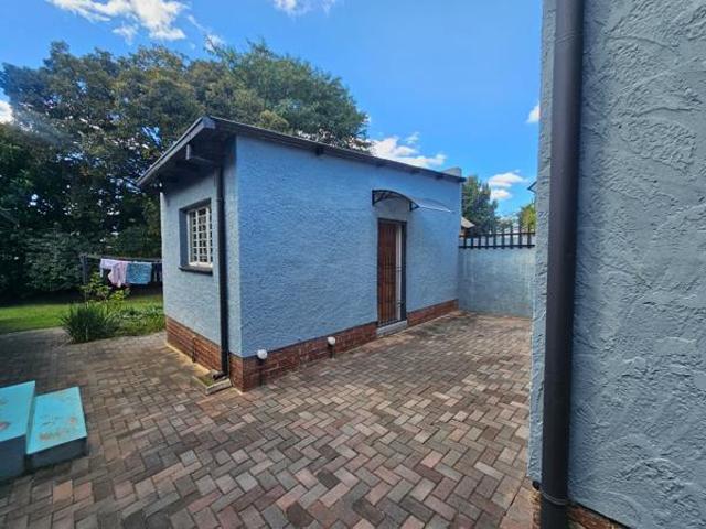 Bachelor apartment in Blairgowrie