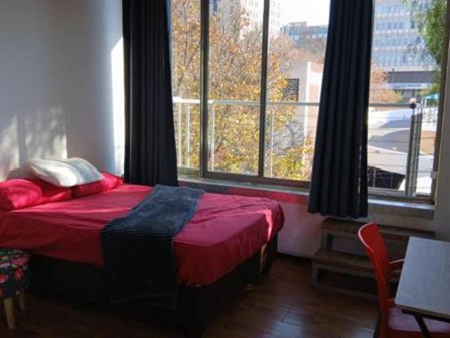 Bachelor apartment in Braamfontein