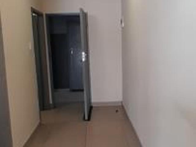 Bachelor apartment in Bramley North