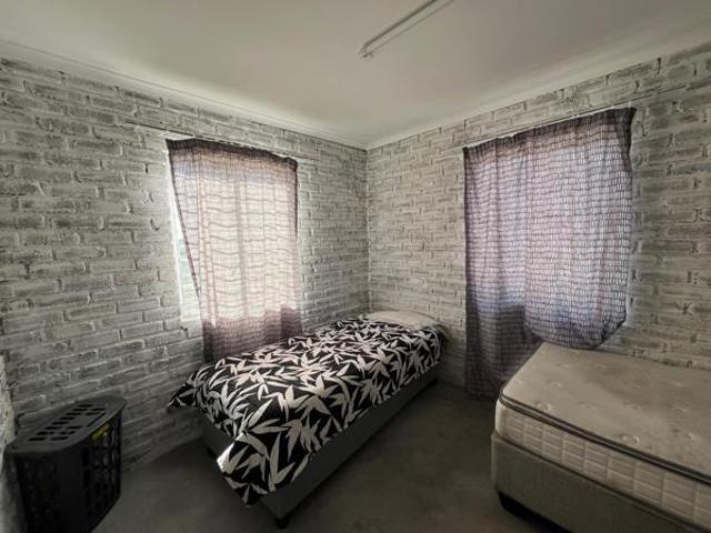 Bachelor apartment in Douglas
