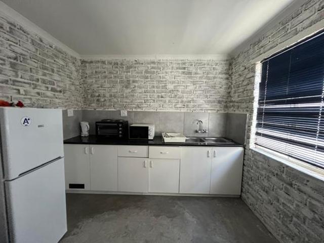 Bachelor apartment in Douglas