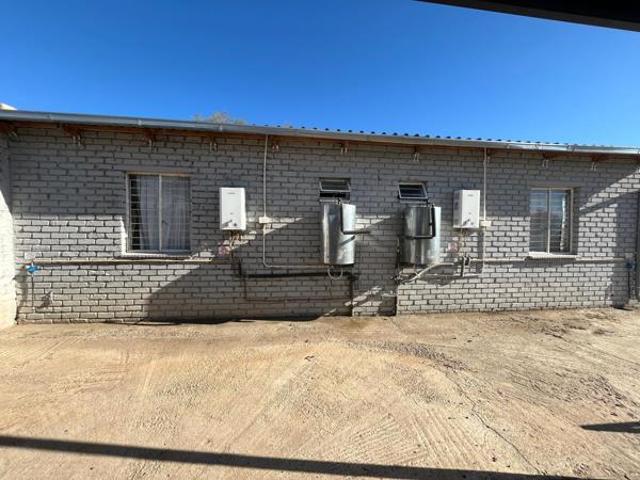 Bachelor apartment in Douglas