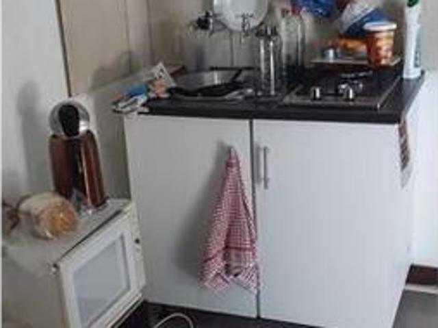 Bachelor apartment in Edenvale
