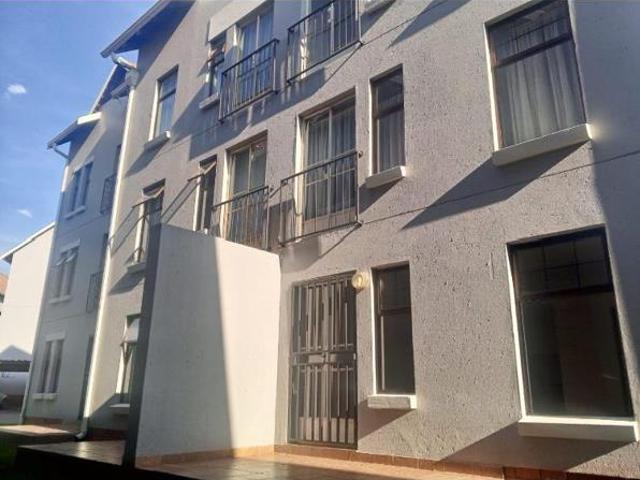 Bachelor apartment in Eldoraigne