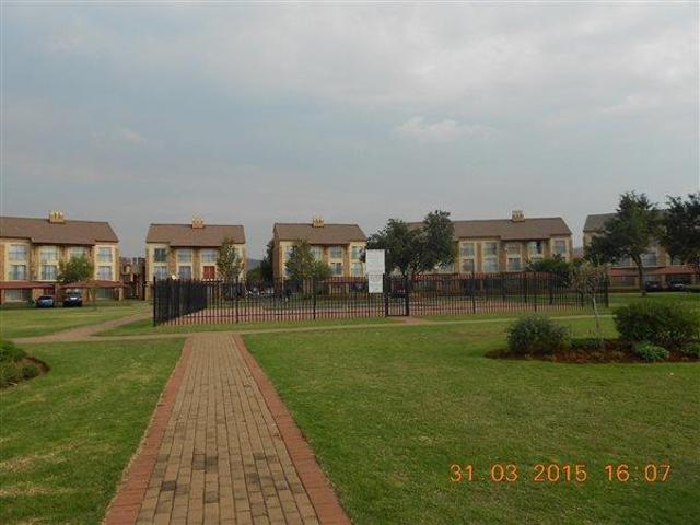 Bachelor apartment in Karenpark