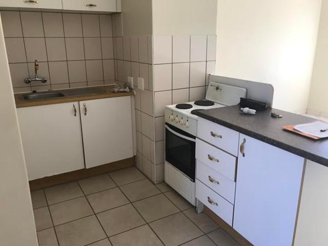 Bachelor apartment in Highveld