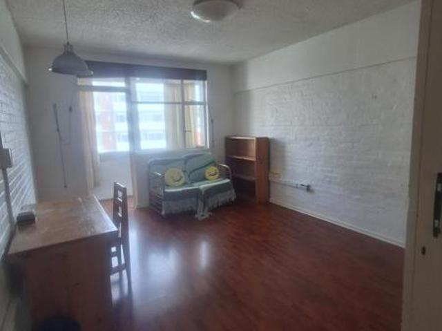 Bachelor apartment in Humewood
