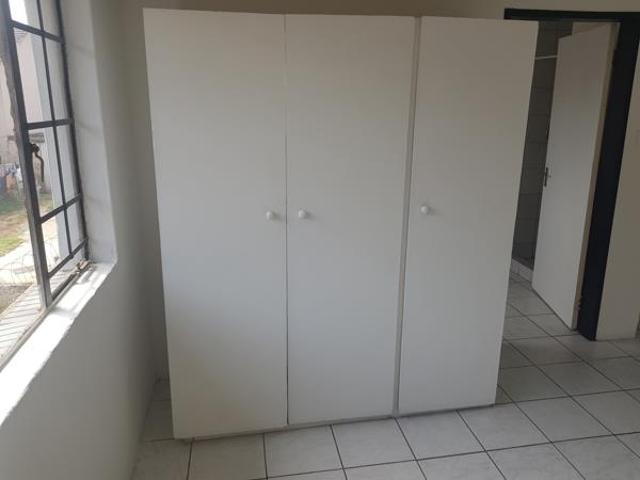 Bachelor apartment in Jansen Park