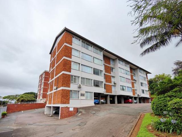 Bachelor apartment in Morningside