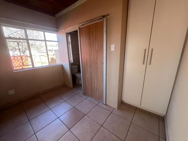 Bachelor apartment in Noordhoek