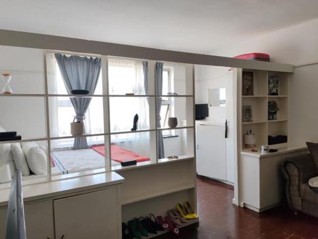 Bachelor apartment in North Beach