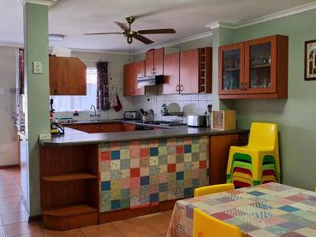 Bachelor apartment in Somerset Park