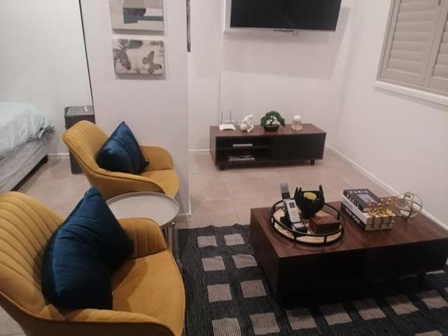 Bachelor apartment in Sandhurst