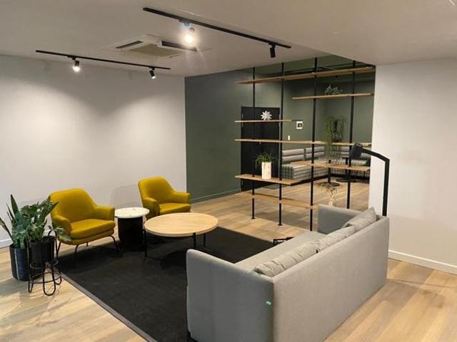Bachelor apartment in Sandton Central
