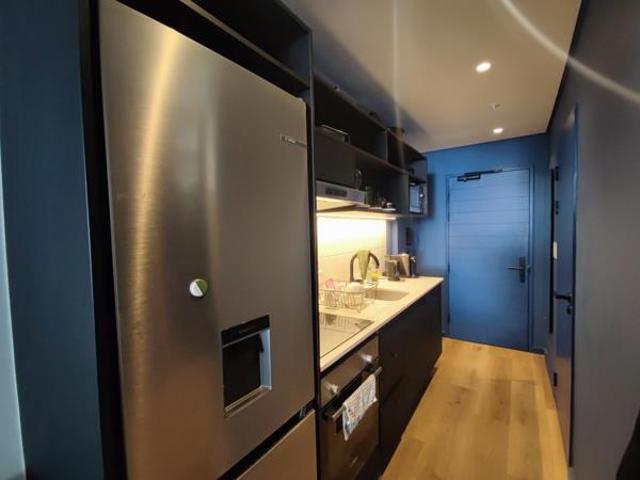 Bachelor apartment in Sea Point
