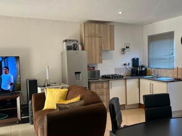 Bachelor apartment in Silverton