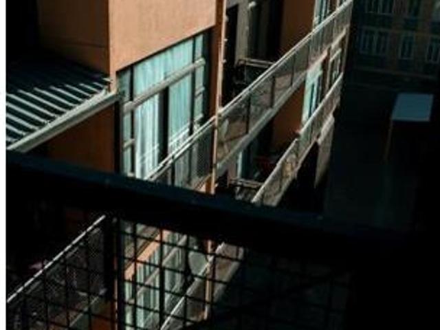 Bachelor apartment in Sunnyside