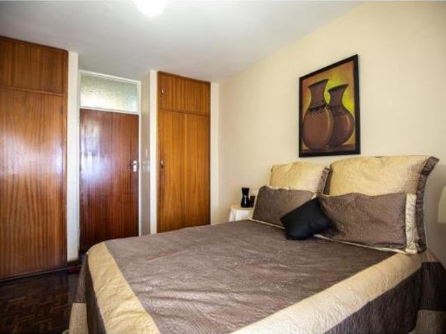 Bachelor apartment in Sunnyside