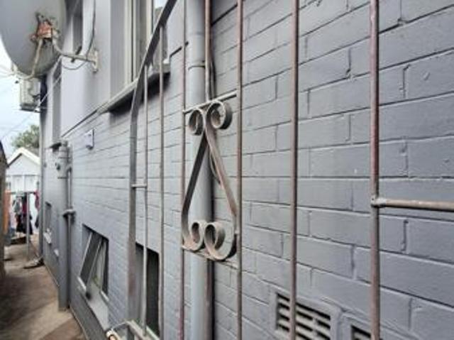 Bachelor apartment in Sydenham