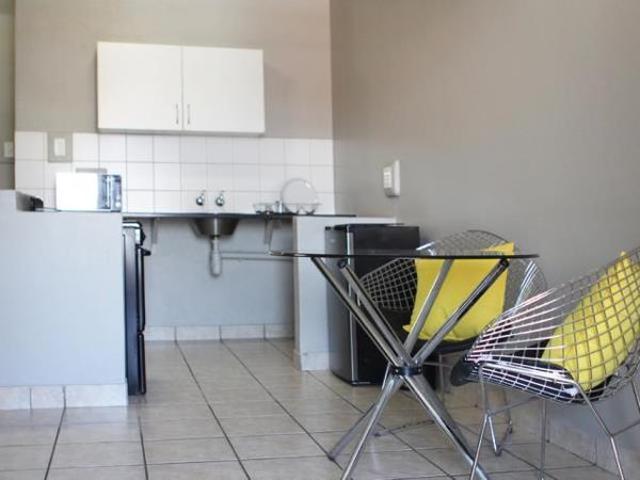 Bachelor apartment in Pretoria Central