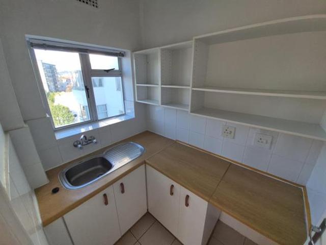 Bachelor apartment in Rondebosch